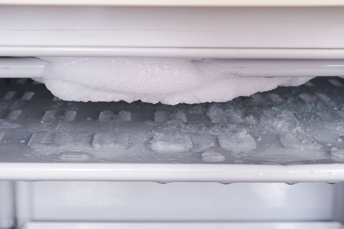 我新买了冰箱，老板说：别急着通电，换季要调温，天再冷也别断电