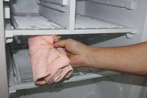 冰箱里面放1物，轻松搞定冰箱结冰问题，每月电费省100
