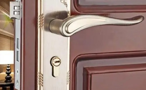 如何更换防盗门锁芯？换锁一般配几把钥匙？