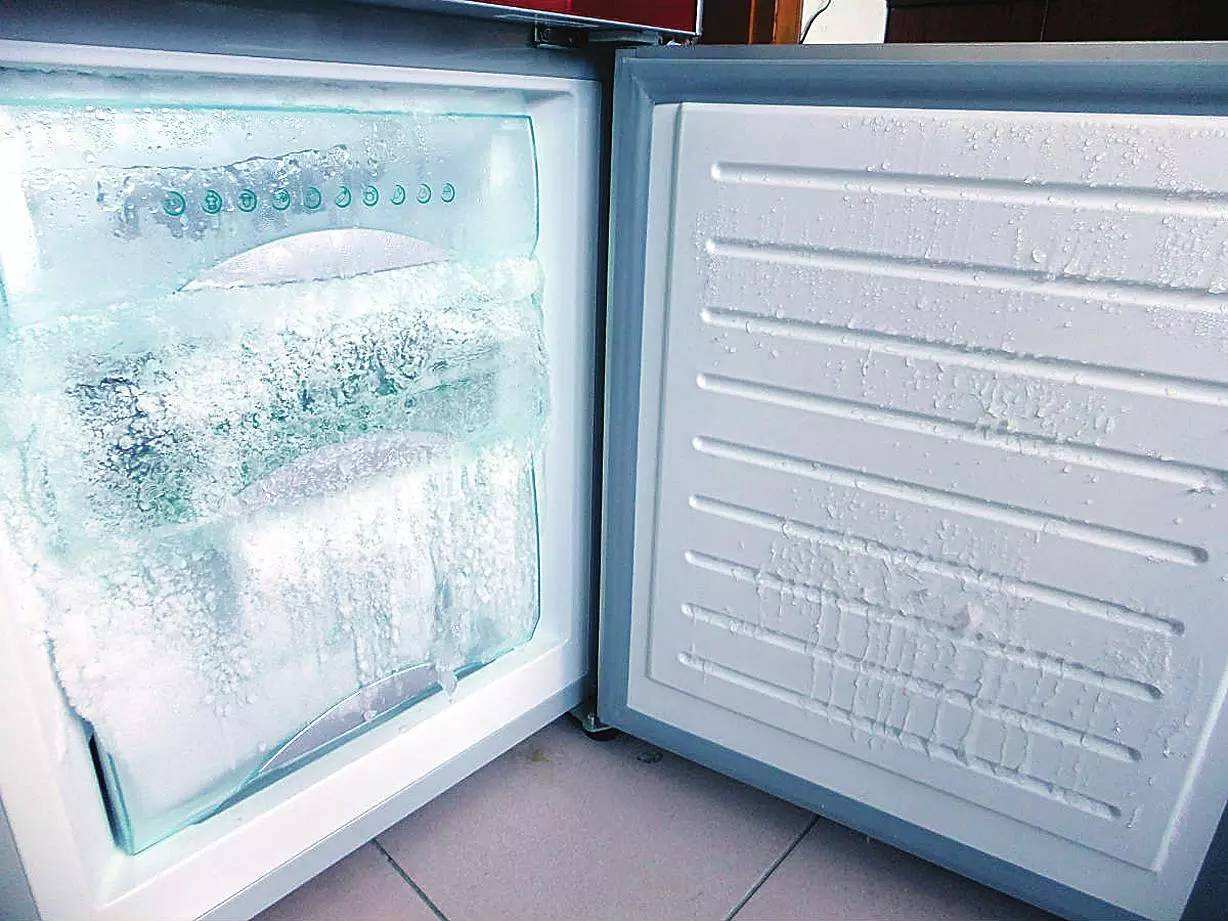 冰箱保鲜室内结霜什么原因？冰柜保鲜老是结冰怎么回事