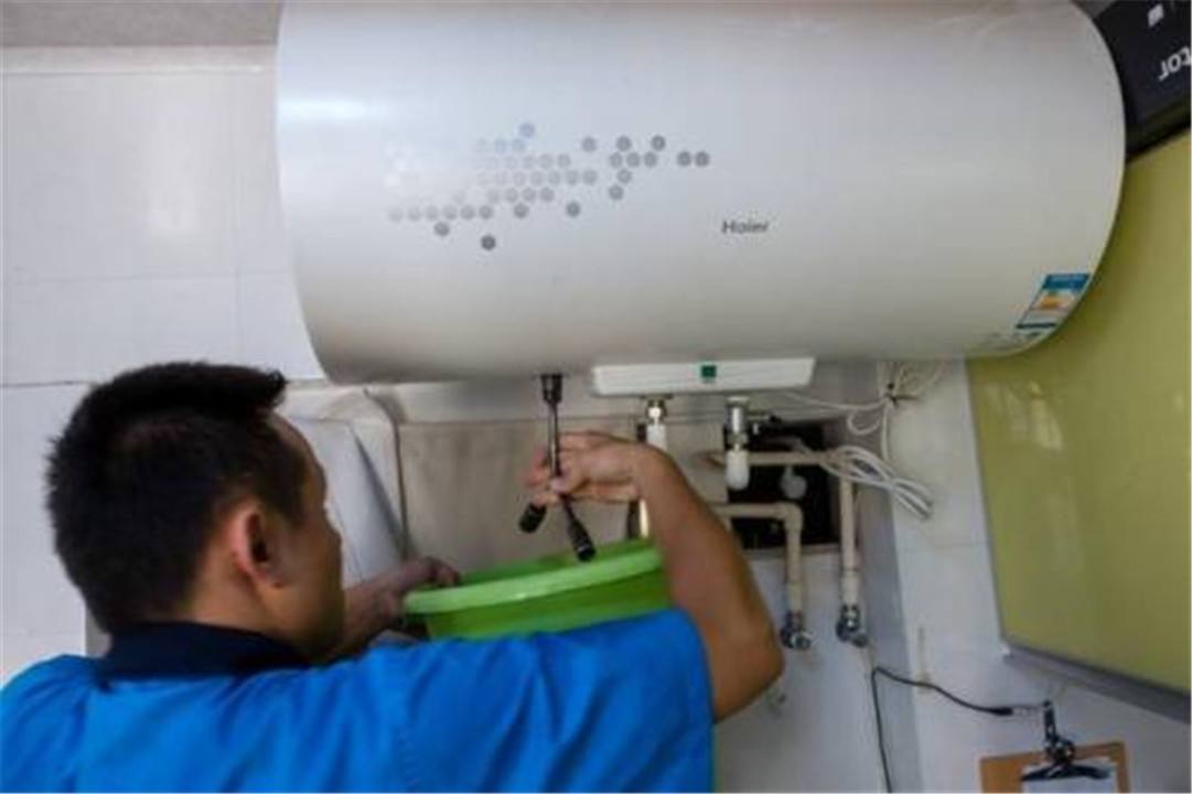 电热水器内胆漏水能修补吗，电热水器内胆漏水怎么办？