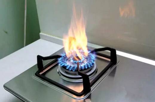 厨房燃气灶着火怎么办？煤气灶台大火怎么处理