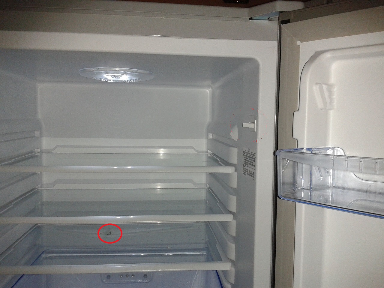 冰箱冷藏室的眼堵了怎样疏通,冰箱有积水应该怎么解决