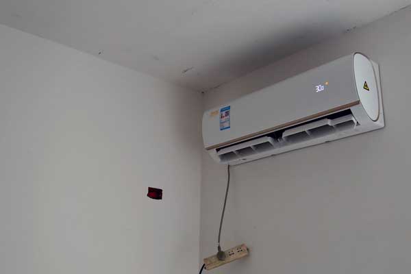 格力空调柜机显示e1怎么办，空调外机应该怎么保养