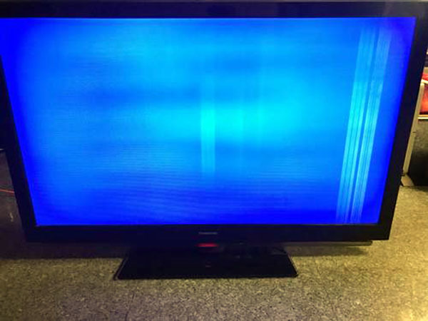 液晶电视有声音没图像是怎么回事？液晶电视显示屏砸坏了